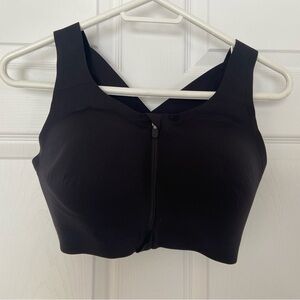 Lululemon Enlite front zip 36DD
